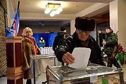 Voting in Donetsk